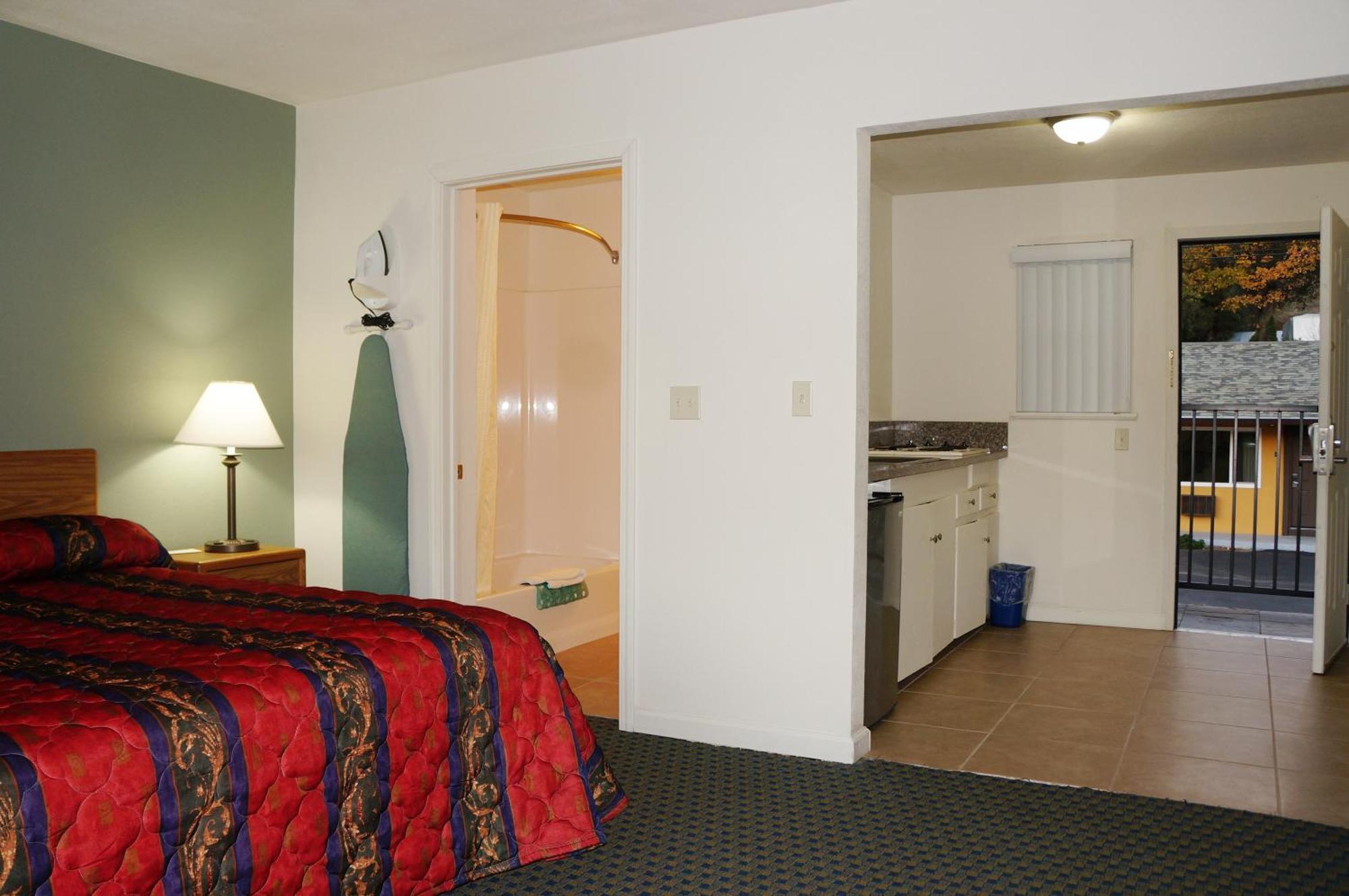 Lake Marina 3*