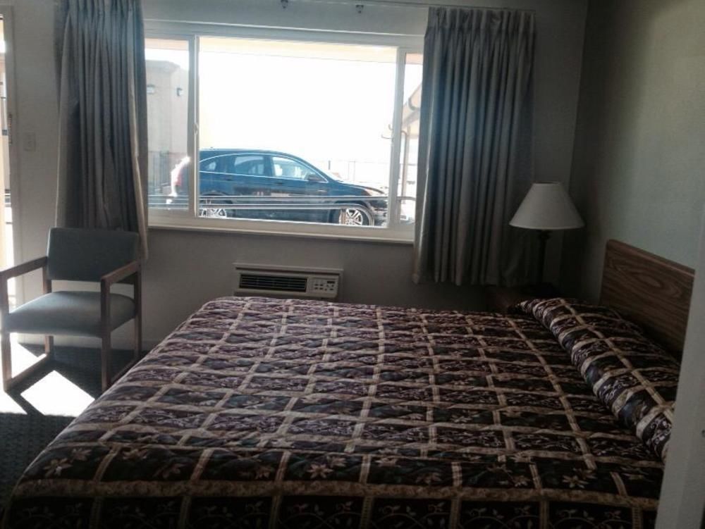 Lake Marina Motel 3*