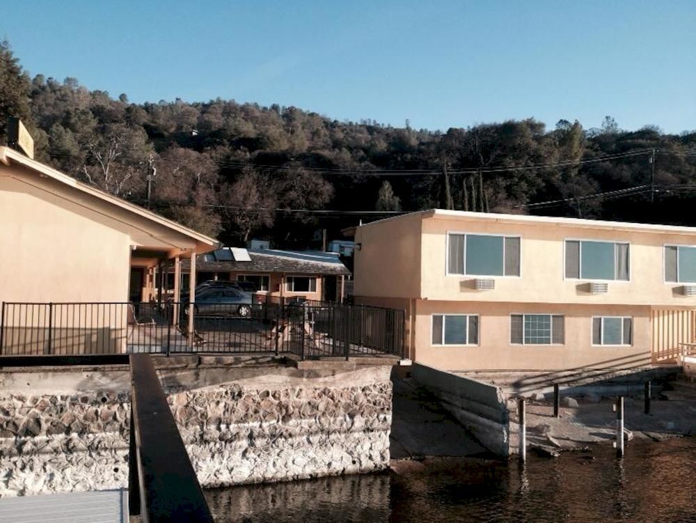 Lake Marina Motel